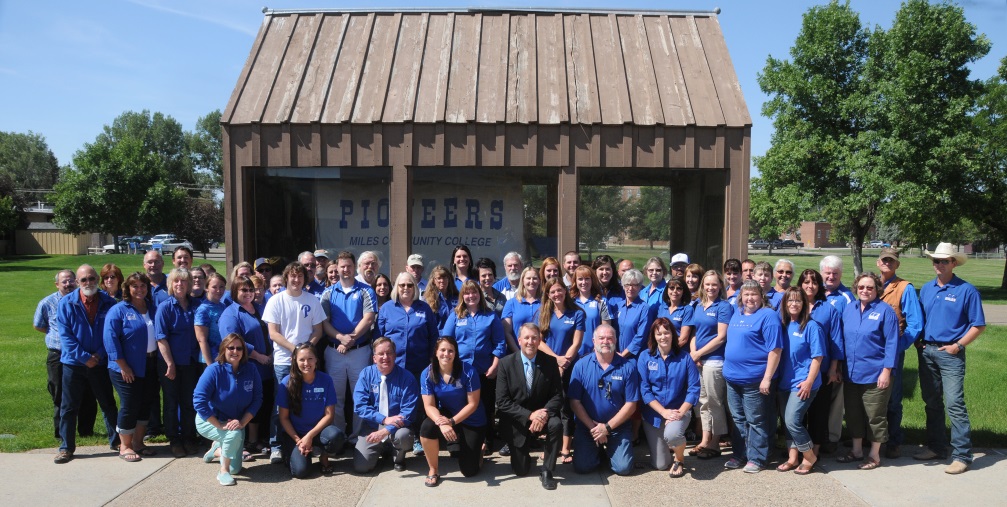 MCC Faculty & Staff Group Photo