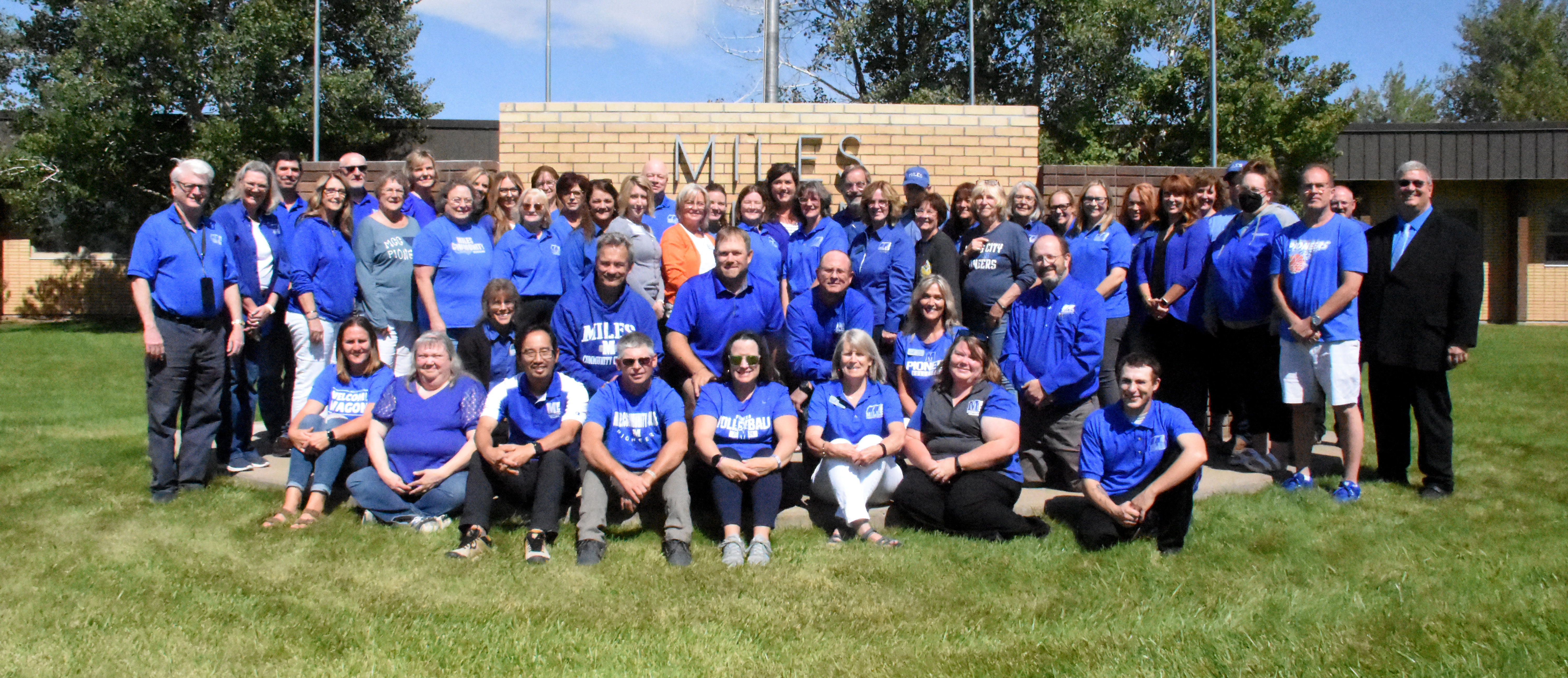 MCC Faculty & Staff Group Photo